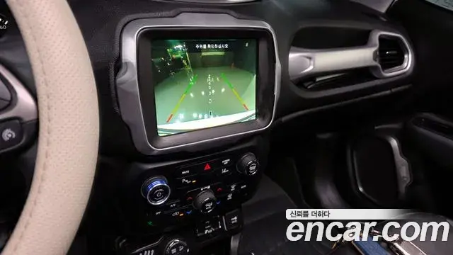 Jeep Renegade 2019 — Photo 23/35