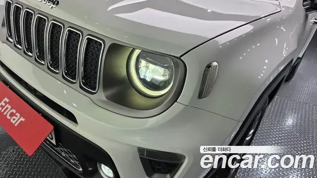 Jeep Renegade 2019 — Photo 31/35
