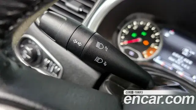 Jeep Renegade 2019 — Photo 30/35