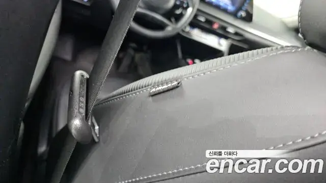 Hyundai Sonata Hybrid 2023 — Şəkil 18/30