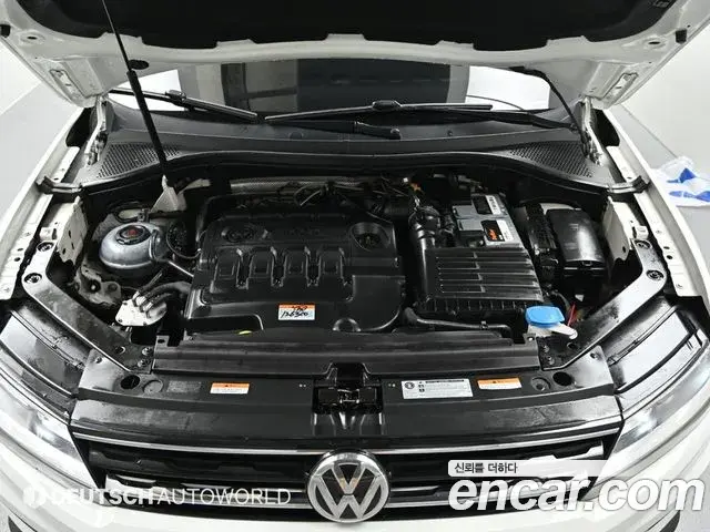 Volkswagen Tiguan 2018 — Şəkil 16/20