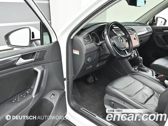 Volkswagen Tiguan 2018 — Şəkil 19/20