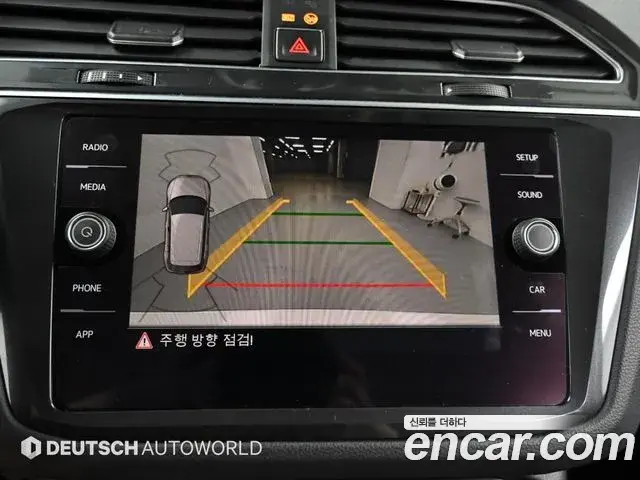 Volkswagen Tiguan 2018 — Şəkil 15/20
