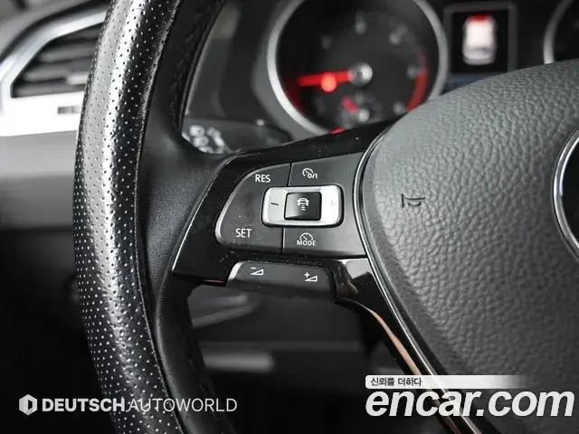 Volkswagen Tiguan 2018 — Şəkil 9/20