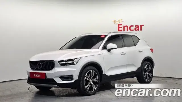 Volvo XC40 2019 — Photo 6/33