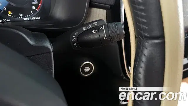 Volvo XC40 2019 — Photo 9/33