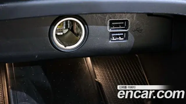 Volvo XC40 2019 — Photo 25/33
