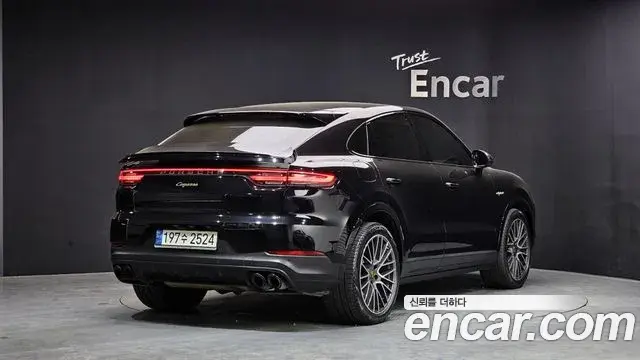 Porsche Cayenne 2021 — Şəkil 28/30