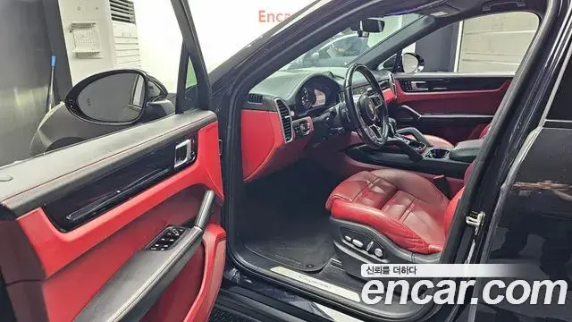 Porsche Cayenne 2021 — Şəkil 23/30