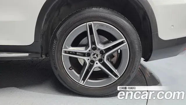 Mercedes-Benz GLC-Class 2021 — Şəkil 10/33