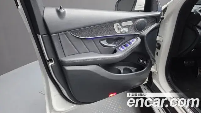 Mercedes-Benz GLC-Class 2021 — Şəkil 2/33