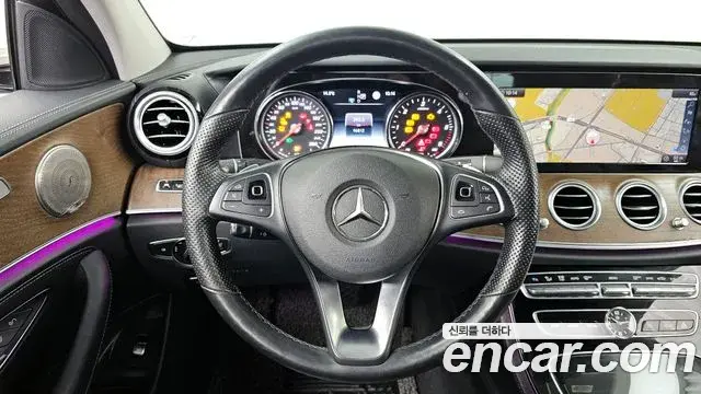 Mercedes-Benz E-Class 2018 — Фото 13/20