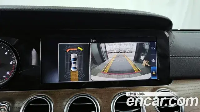 Mercedes-Benz E-Class 2018 — Фото 16/20