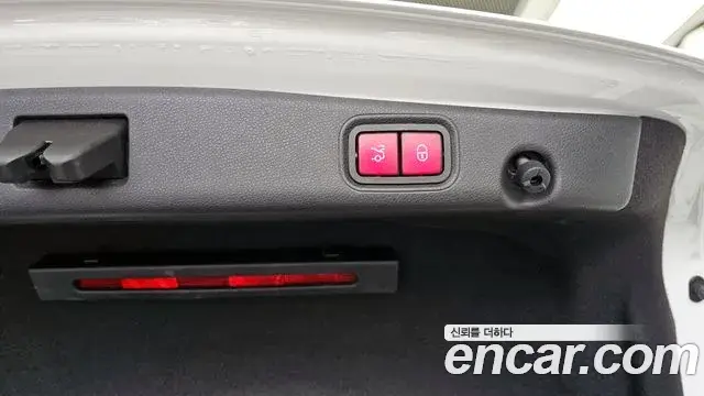 Mercedes-Benz E-Class 2018 — Şəkil 24/34