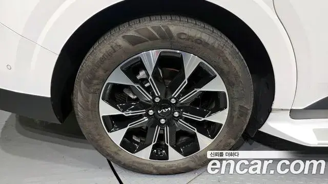 Kia Carnival 2023 — Фото 5/20