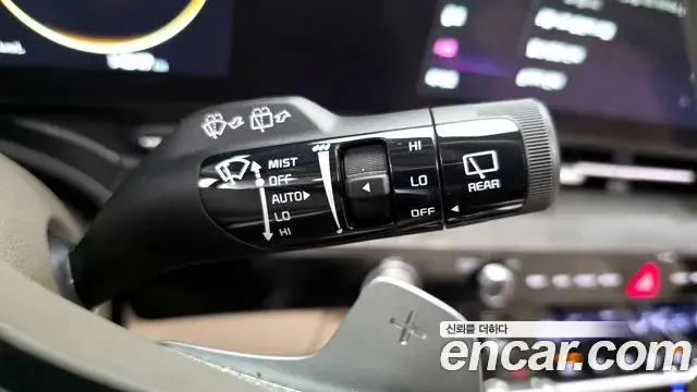 Kia Carnival 2023 — Фото 19/20