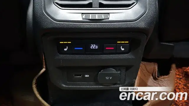 Volkswagen Tiguan 2018 — Şəkil 14/20