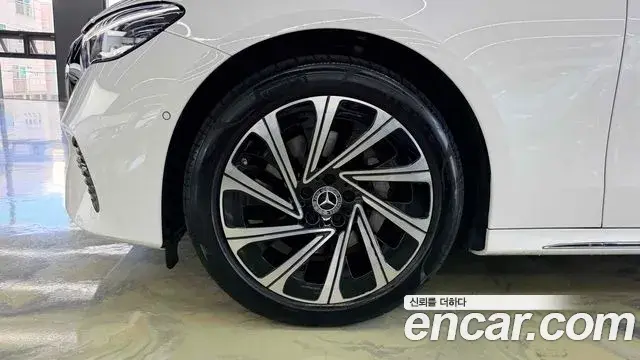 Mercedes-Benz E-Class 2025 — Şəkil 6/15