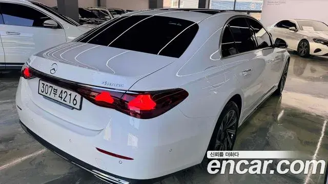 Mercedes-Benz E-Class 2025 — Şəkil 11/15