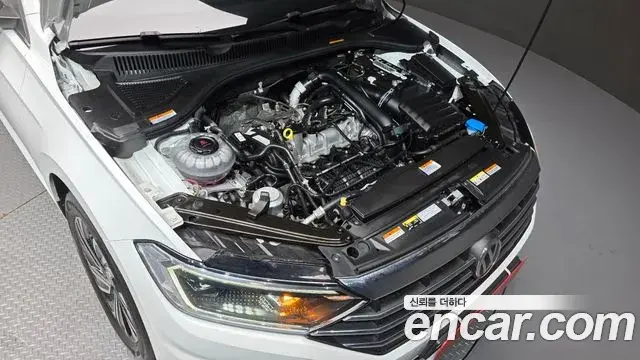 Volkswagen Jetta 2021 — Photo 6/33