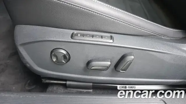 Volkswagen Jetta 2021 — Photo 4/33