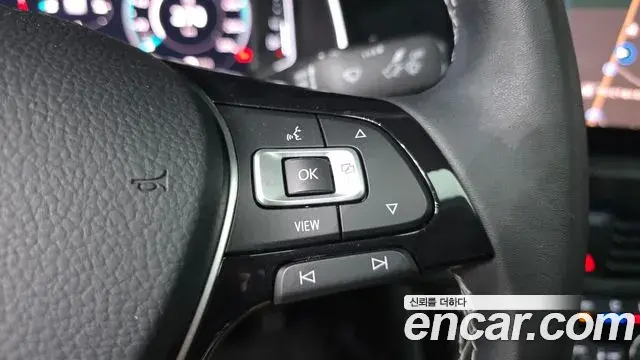 Volkswagen Jetta 2021 — Photo 18/33