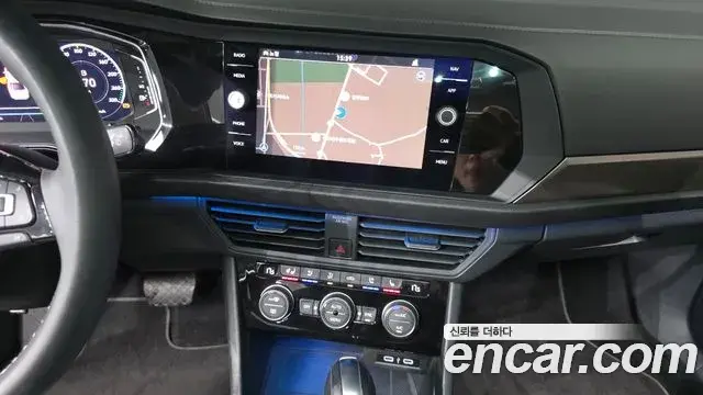 Volkswagen Jetta 2021 — Photo 13/33
