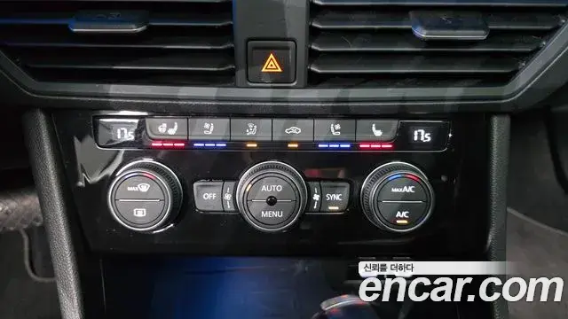 Volkswagen Jetta 2021 — Photo 12/33