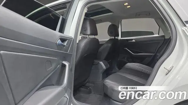 Volkswagen Jetta 2021 — Photo 8/33