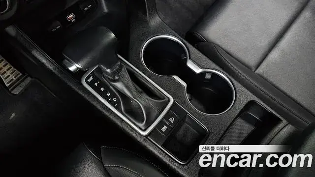 Kia Sportage The Bold 2020 — Photo 7/30