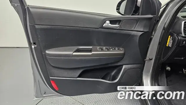 Kia Sportage The Bold 2020 — Photo 28/30