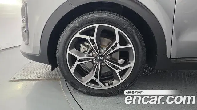 Kia Sportage The Bold 2018 — ფოტო 27/33
