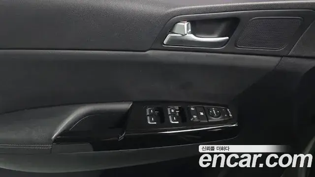 Kia Sportage The Bold 2018 — ფოტო 18/33