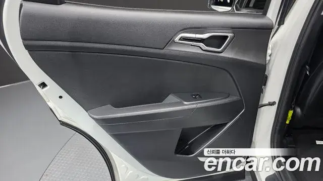 Kia Sportage 2024 — Şəkil 28/30