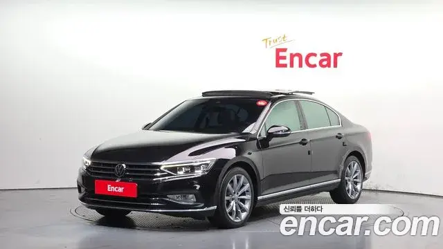 Volkswagen Passat GT 2022 — Photo 14/30