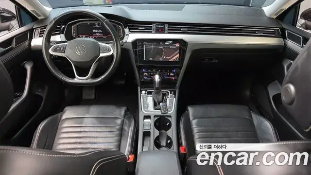 Volkswagen Passat GT 2022 — Photo 21/30