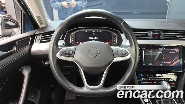 Volkswagen Passat GT 2022 — Photo 23/30