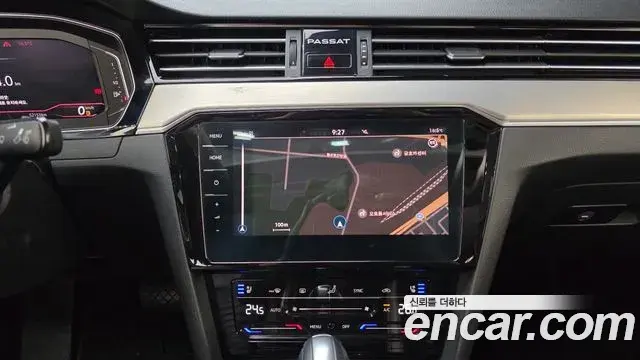 Volkswagen Passat GT 2022 — Photo 22/30