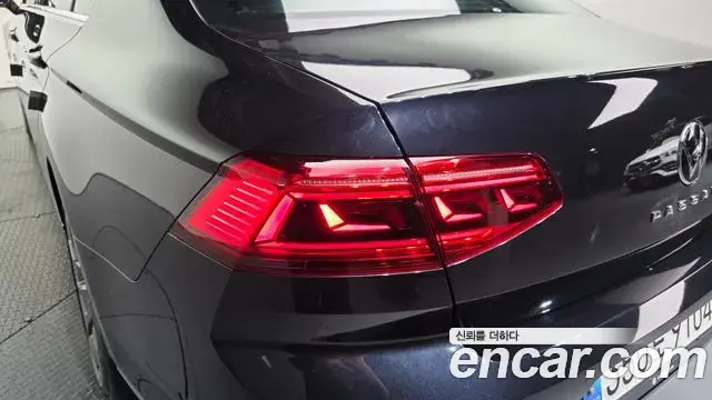 Volkswagen Passat GT 2022 — Photo 6/30