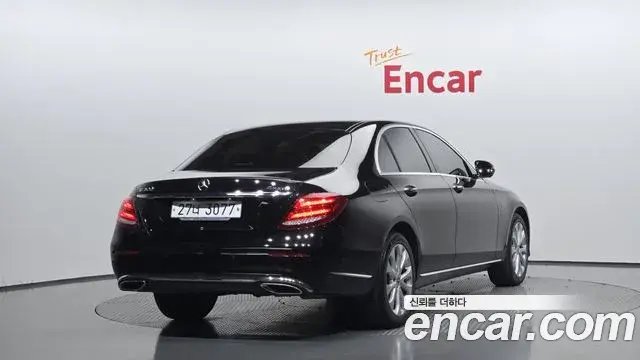 Mercedes-Benz E-Class 2019 — Фото 2/20