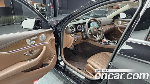 Mercedes-Benz E-Class 2019 — Фото 10/20