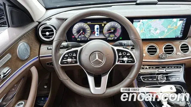 Mercedes-Benz E-Class 2019 — Фото 13/20