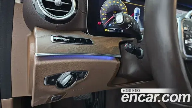 Mercedes-Benz E-Class 2019 — Фото 14/20