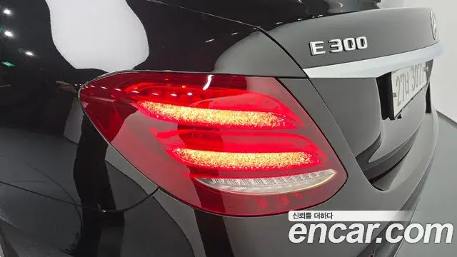 Mercedes-Benz E-Class 2019 — Photo 29/31
