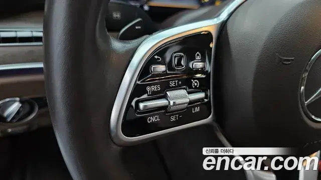 Mercedes-Benz E-Class 2019 — Photo 19/31