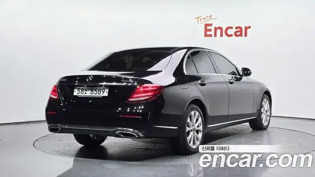 Mercedes-Benz E-Class 2019 — Şəkil 6/30