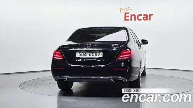 Mercedes-Benz E-Class 2019 — Şəkil 14/30