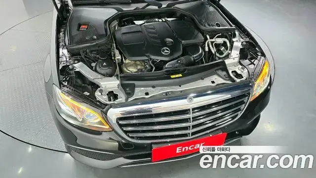 Mercedes-Benz E-Class 2019 — Şəkil 19/30