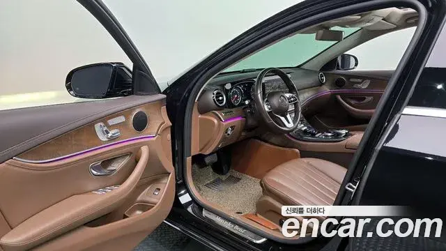 Mercedes-Benz E-Class 2019 — Şəkil 12/30