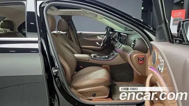 Mercedes-Benz E-Class 2019 — Şəkil 17/30